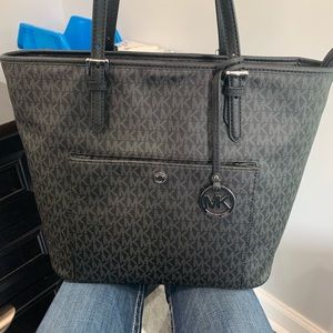 MK Snap Pocket Tote with matching wallet